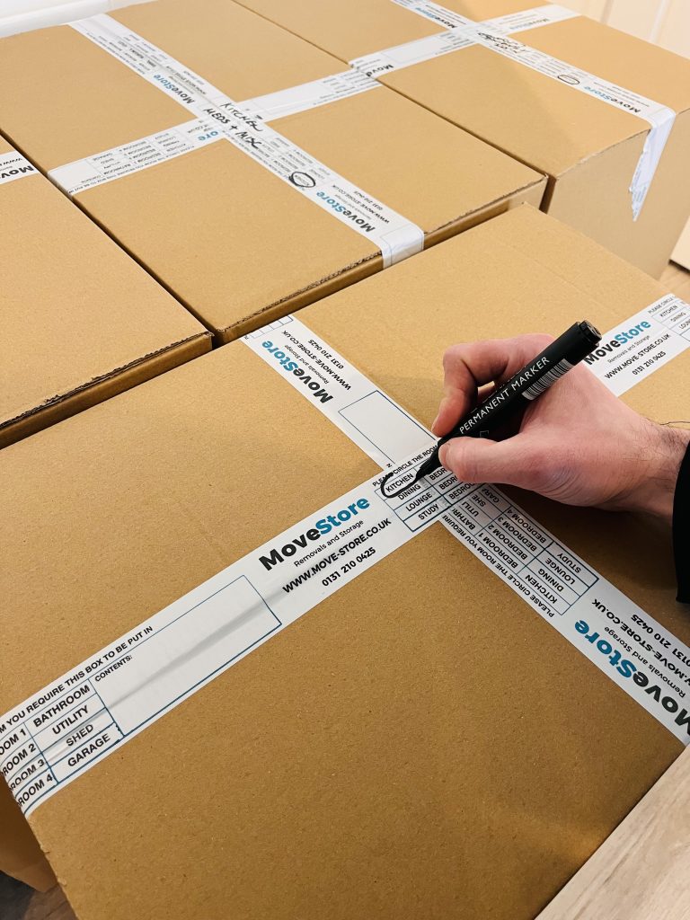 MoveStore removal packing boxes with labels