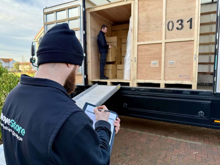 MoveStore - Move Manager completing paperwork